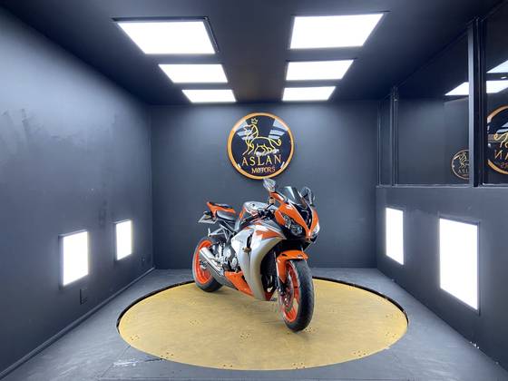 HONDA CBR 1000RR FIREBLADE HONDA CBR 1000RR FIREBLADE
